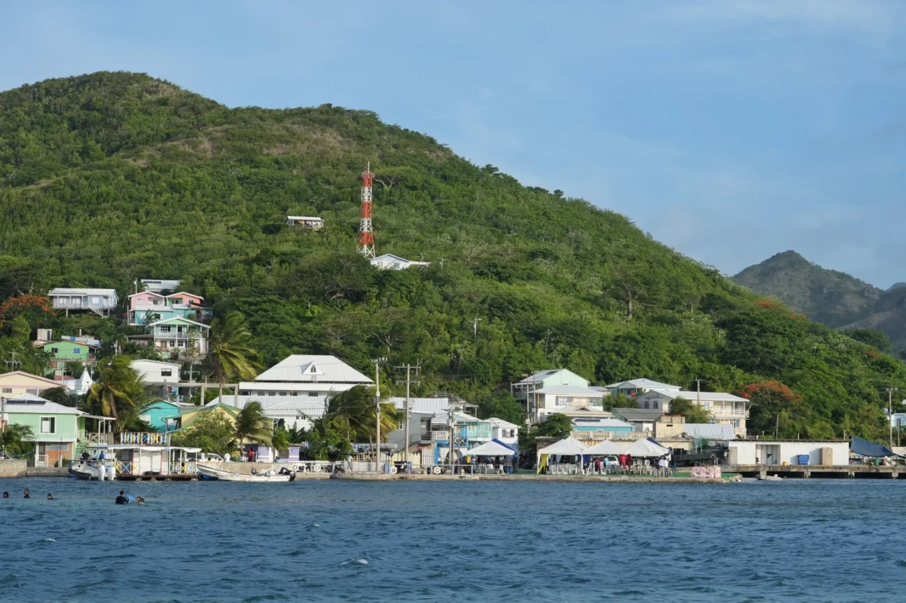 FOTOGRAFIA MINVIVIENDA ENTREGA DE PROYECTOS PARA BENEFISIARIOS EN SAN ANDRES, PROVIDENCIA Y SANTA CATALINA