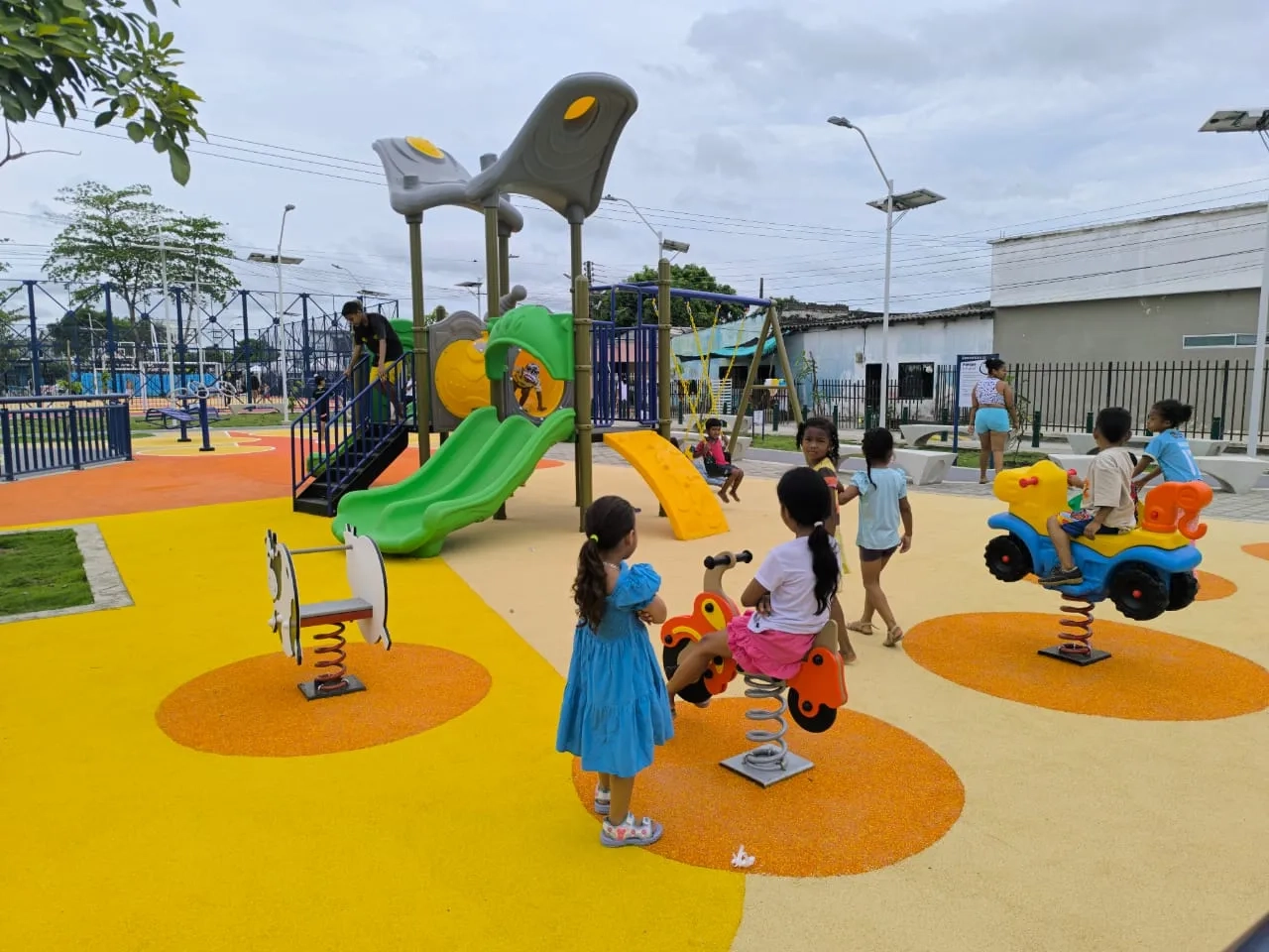 FOTOGRAFÍA ENTREGA MEJORAMIENTO BARRIOS EN MONTERIA 03