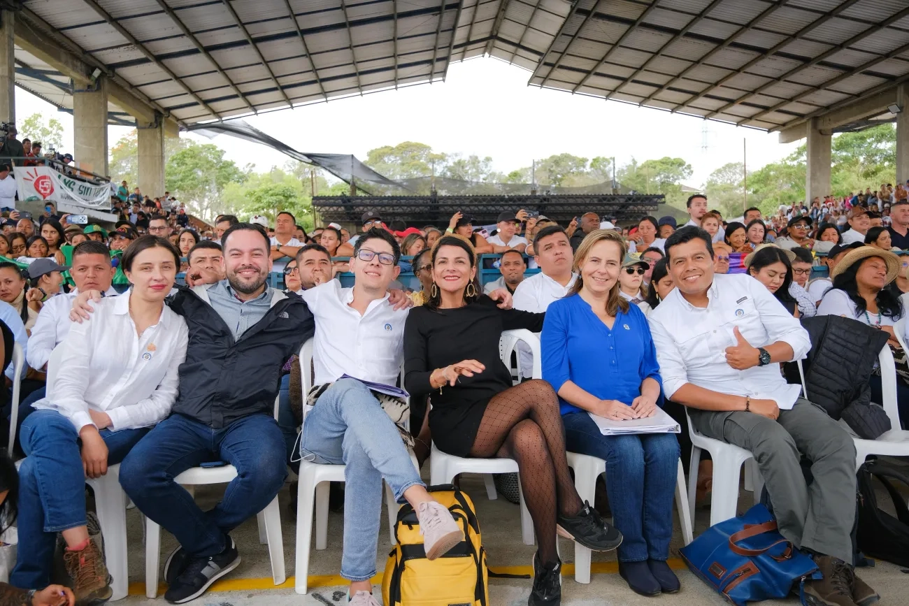 FOTOGRAFIA MINISTRA HELGA MIRA RIVAS EN PACTO POR EL CAUCA 02