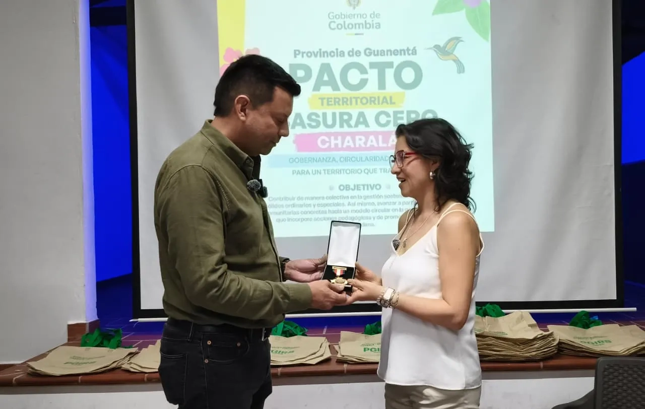 FIRMA CONVENIO BASURA CERO CHARALA 03