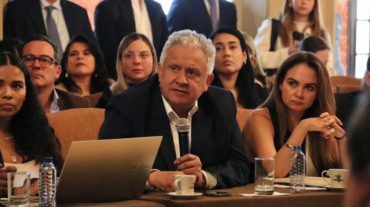 FOTOGRAFIA COMUNICADO ESTRATEGIA TODOS PONEN 04