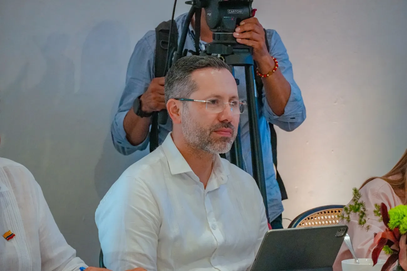 FOTOGRAFIA GOBIERNO ACELERA INVERSIONES EN VIVIENDA Y AGUA  EN BOLIVAR 02