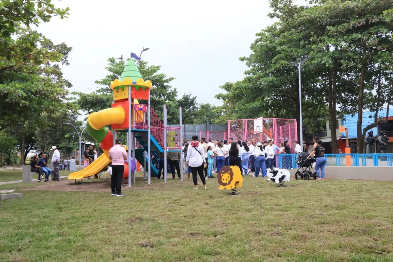 FOTOGRAFIA COMUNICADO GOBIERNO NACIONAL DESTRABA OBRAS QUE TRANSFORMAN EL ENTORNO EN VILLAVICENCIO 03