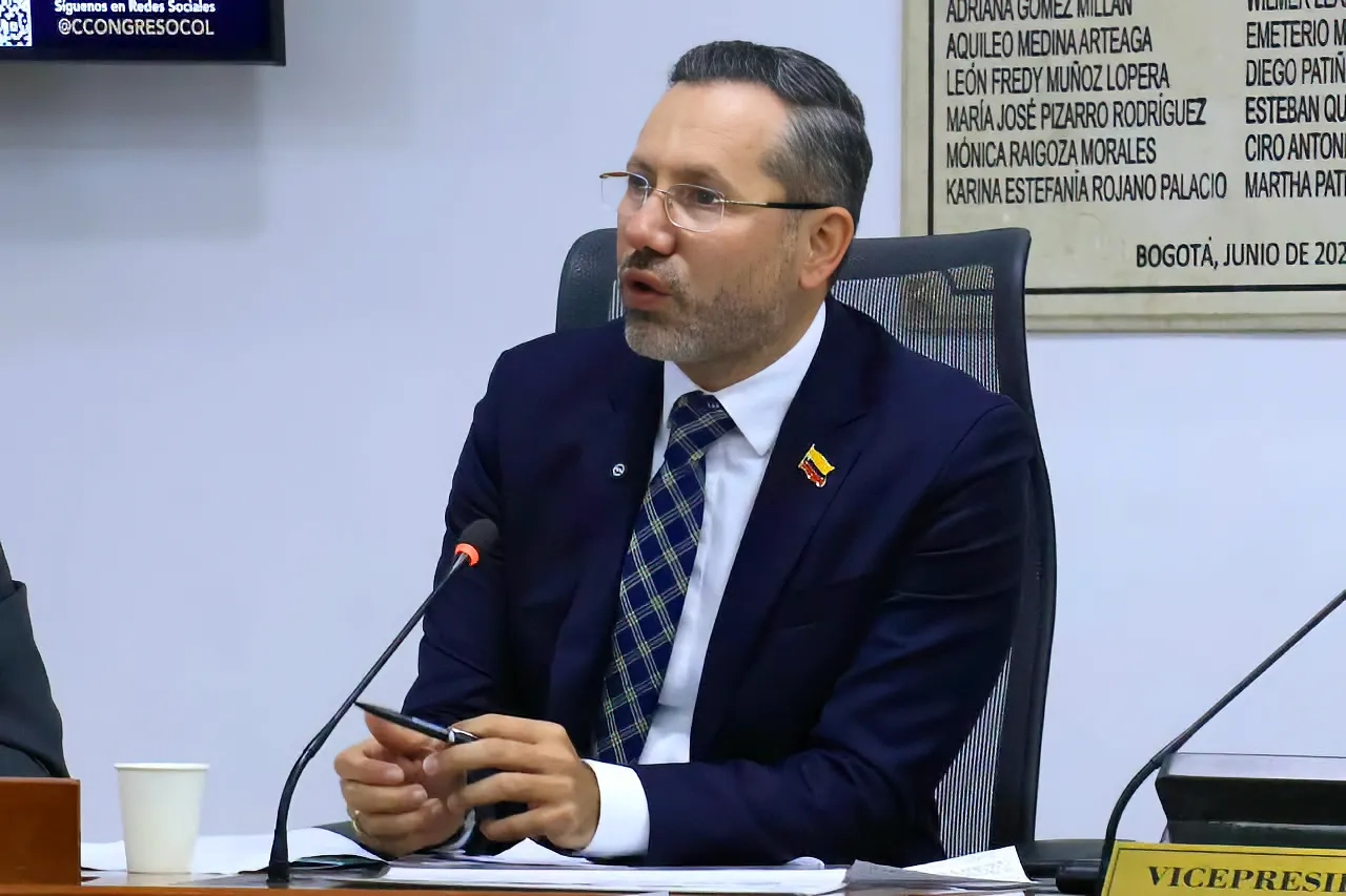 FOTOGRAFIA COMUNICADO MINVIVIENDA PLANTEA AUMENTO PROGRESIVO DE RECURSOS PARA REACTIVAR LA VIVIENDA 03