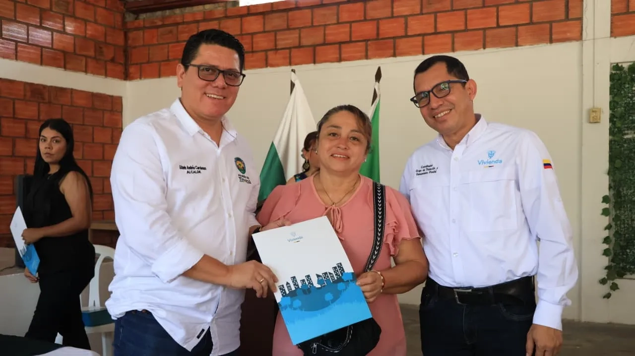 FOTOGRAFIA TITULACION PARA 50 FAMILIAS DE TIMANA 02