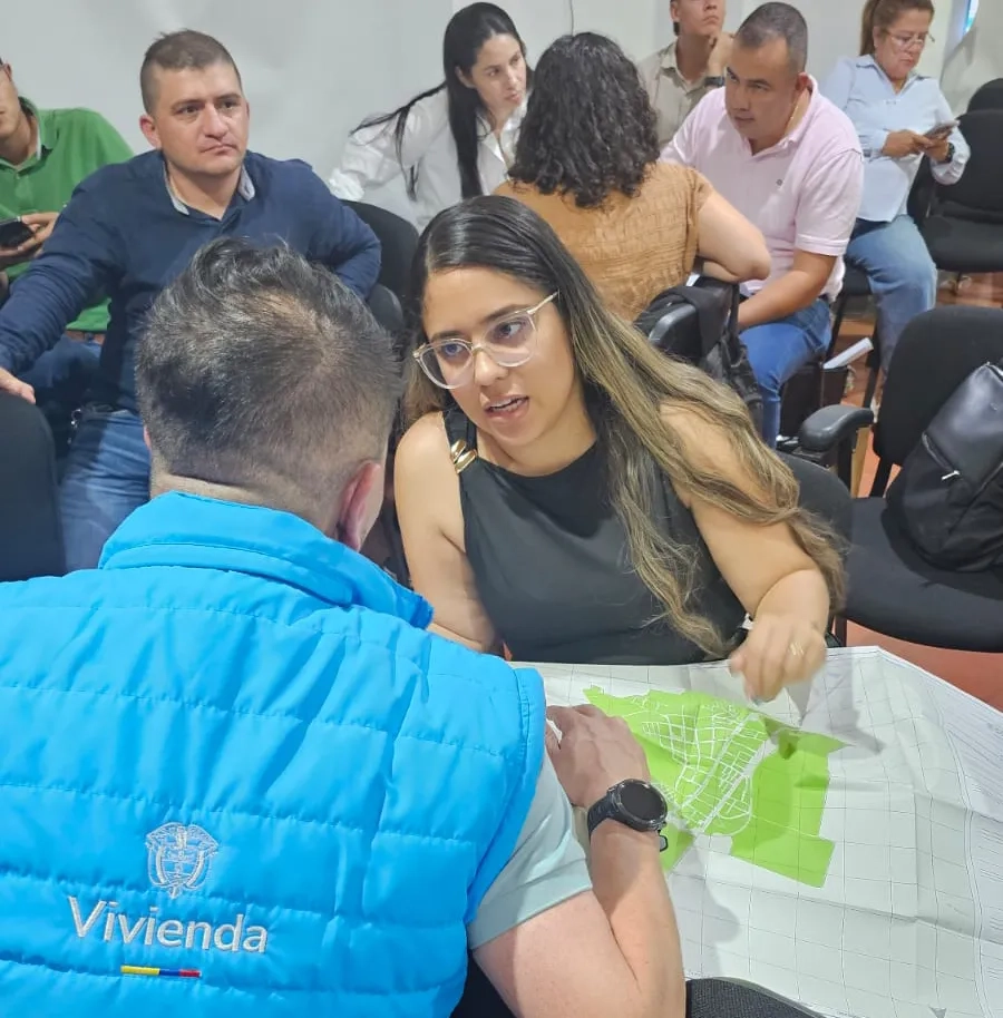 FOTOGRAFIA MINVIVIDA BRINDA ASISTENCIA EN MESA TECNICA DE RECONSTRUCCION EN VALLE DEL CAUCA 04