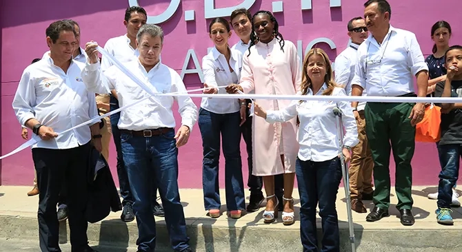 Presidente Santos entrego en Pereira segundo megacolegio financiado totalmente por Minvivienda