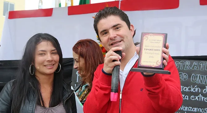 Entre todos podemos hacer grandes cosas por el pais y hoy lo estamos haciendo por Antioquia Minvivienda