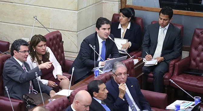 Minvivienda solicitó ante comisiones económicas del Congreso más recursos para programas de vivienda y agua