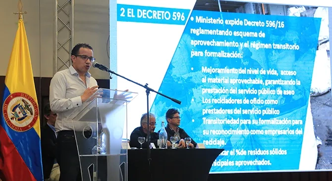 Minvivienda prepara normas que beneficiaran a los recicladores del pais