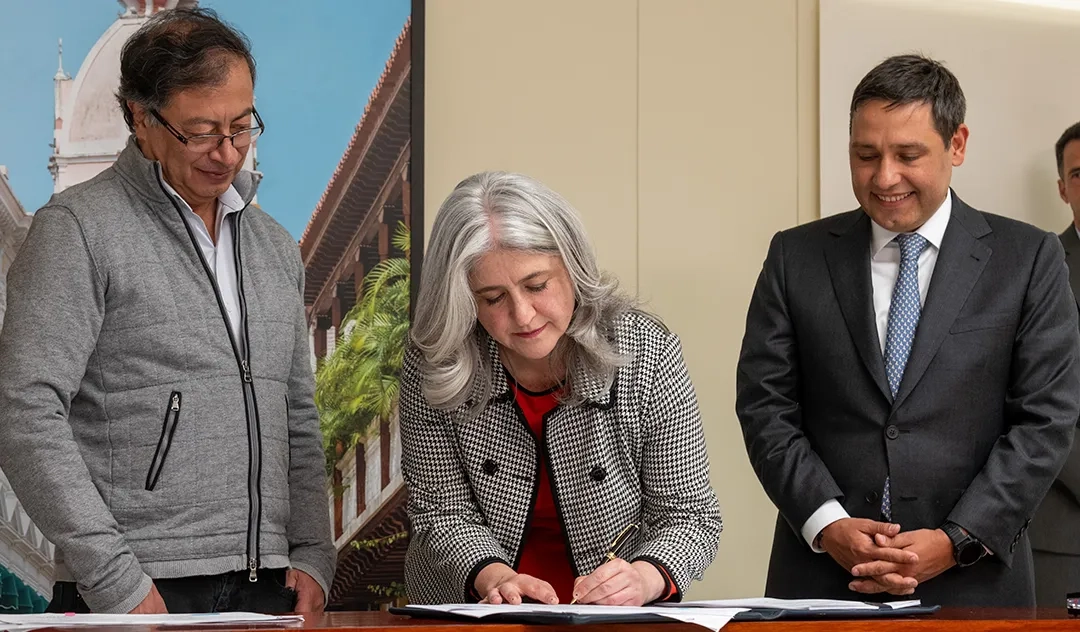 El presidente Gustavo Petro Urrego posesionó como Ministra de Vivienda, Ciudad y Territorio a Catalina Velasco Campuzano. Foto: cortesía Presidencia de la República