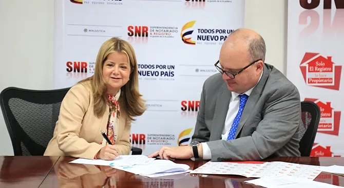 Cumplimos con 100 mil casas gratis ahora vamos por 100 mil titulaciones Minvivienda