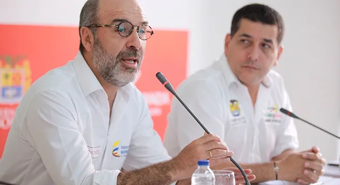 Minvivienda apoya y acompana al Bolivar en reubicacion de familias de Tacamocho