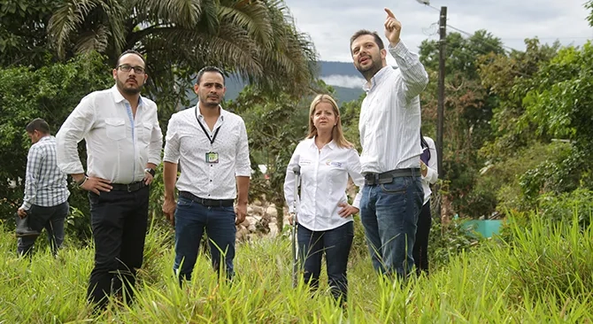 Con 50 personas y 85 toneladas de tuberia se trabaja para restablecer el agua potable en Mocoa