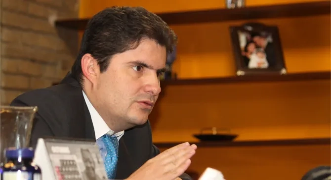 “Los desplazados tienen toda la razón, la política de vivienda de Gustavo Petro ha sido en contra de los más vulnerables”: Minvivienda