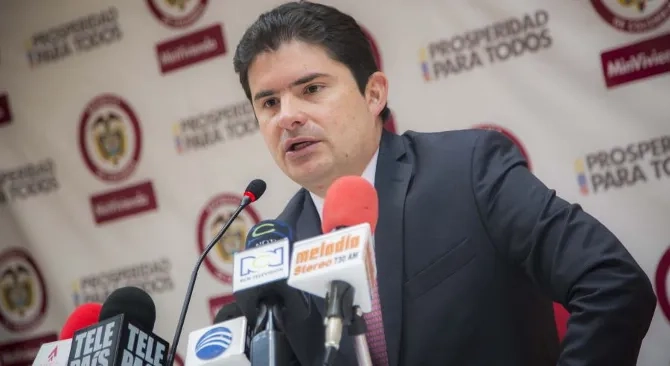 "Nuestros programas están generando empleo y crecimiento económico en el país”: Minvivienda