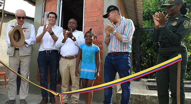 Minvivienda inauguro alcantarillado en El Atrato y anuncio 1200 conexiones intradomiciliarias para habitantes de Choco
