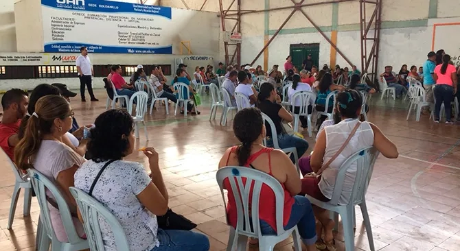 Acompanamiento Social para hogares con viviendas gratis en Roldanillo