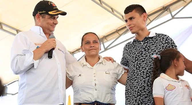 Hoy 256 familias vallecaucanas de bajos recursos estrenaran casa