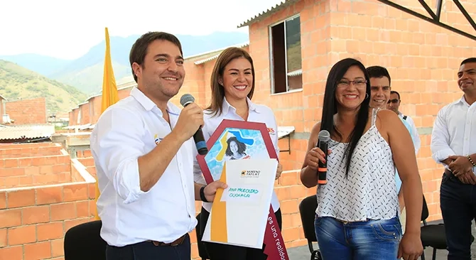 Minvivienda entrego 88 casas a familias ahorradoras de Vijes Valle del Cauca