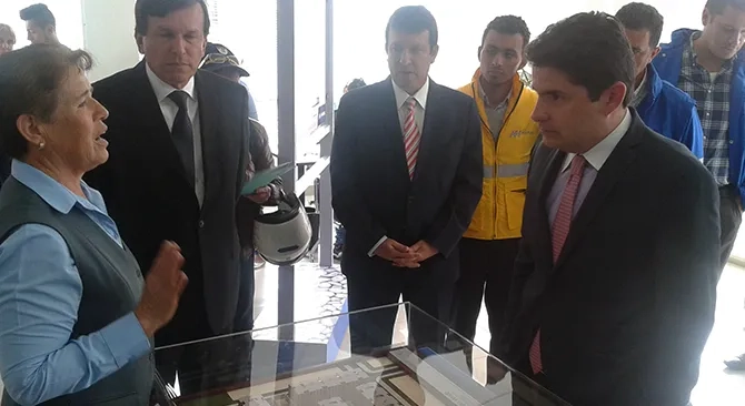 3.600 familias de estrato 1 y 2 en Bogotá podrán dejar de ser arrendatarias y comprar en 3 salas de ventas VIPA inauguradas hoy por Minvivienda