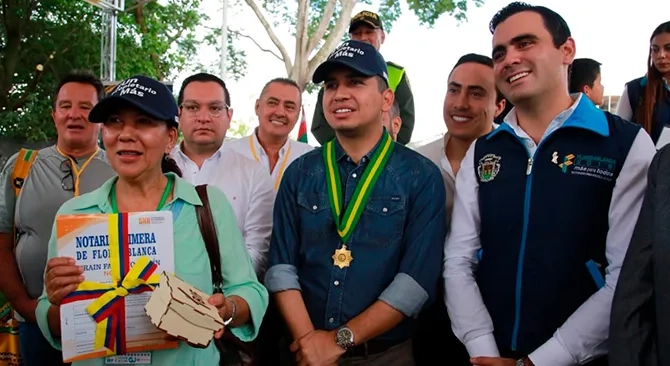 Minvivienda le cumple a Santander con entrega de viviendas e infraestructura social