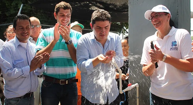 Habitantes de Pivijay y Sabanas de San Ángel, Magdalena, ya tienen servicios de agua y alcantarillado, inaugurados por el Ministro de Vivienda hoy