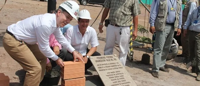 Presidente Santos felicita a Minvivienda por ser el primero en ejecución