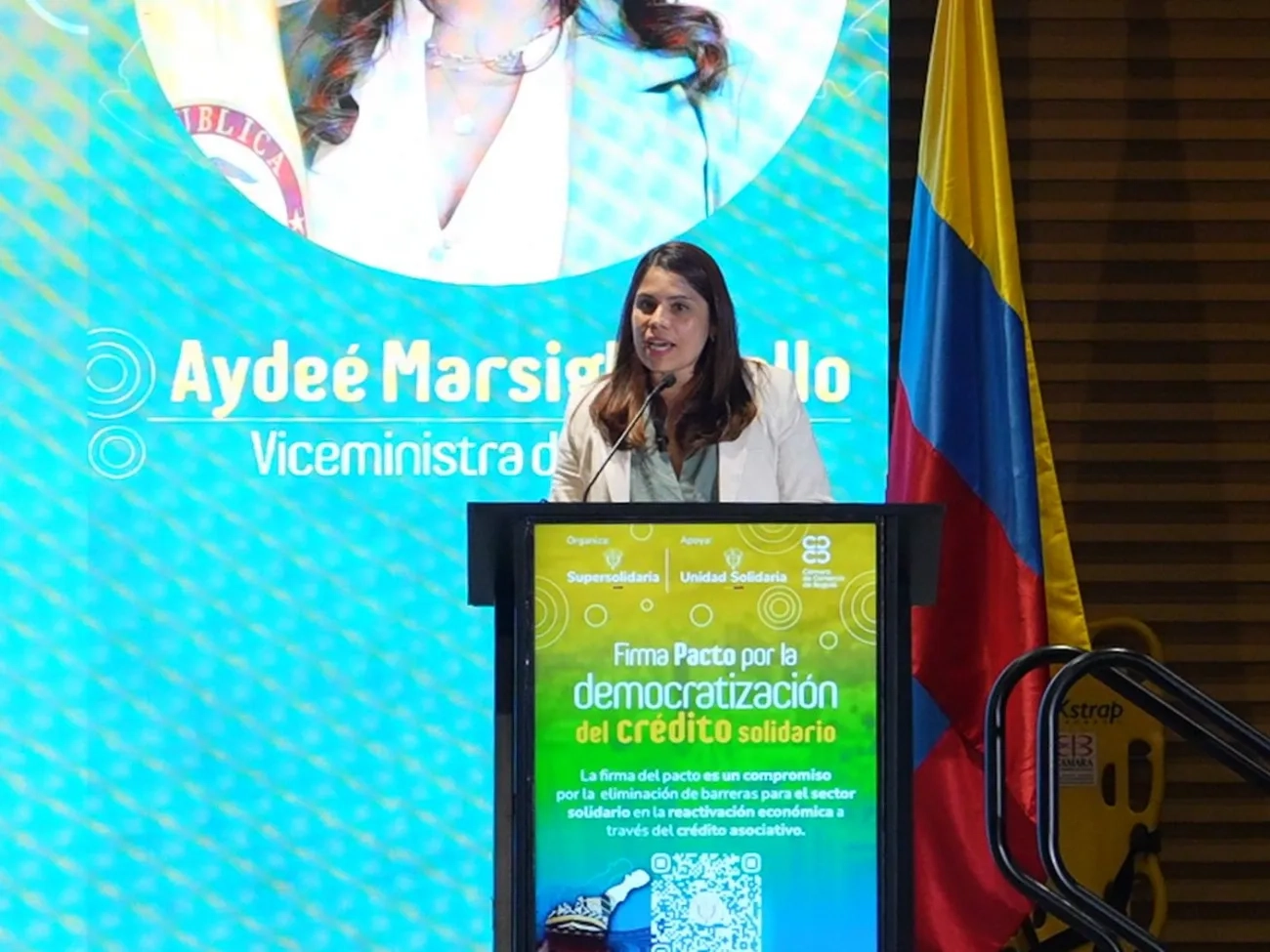 FOTOGRAFÍA,viceministra de Vivienda, Aydeé Marsiglia Bello en el acto de firma del Pacto por la democratización del crédito solidario
