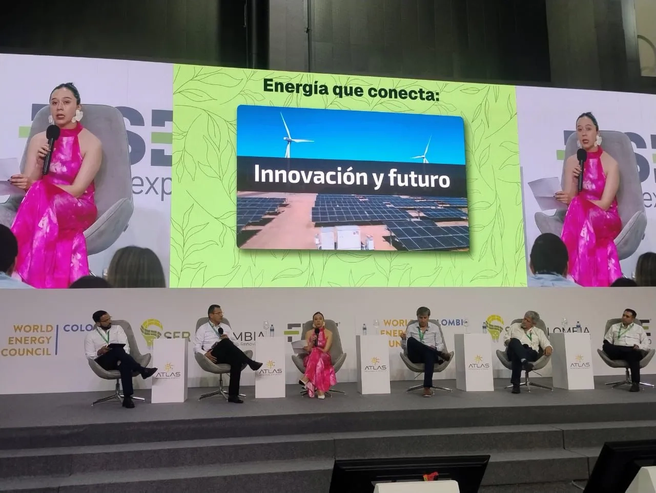 FOTOGRAFIA MINISTERIO DE VIVIENDA PARTICIPO EN EL panel “Energía descentralizada