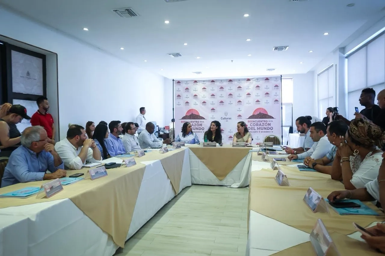 FOTOGRAFIA FIRMA PROYECTO DESALINIZADORAS PARA SANTAMARTA 01