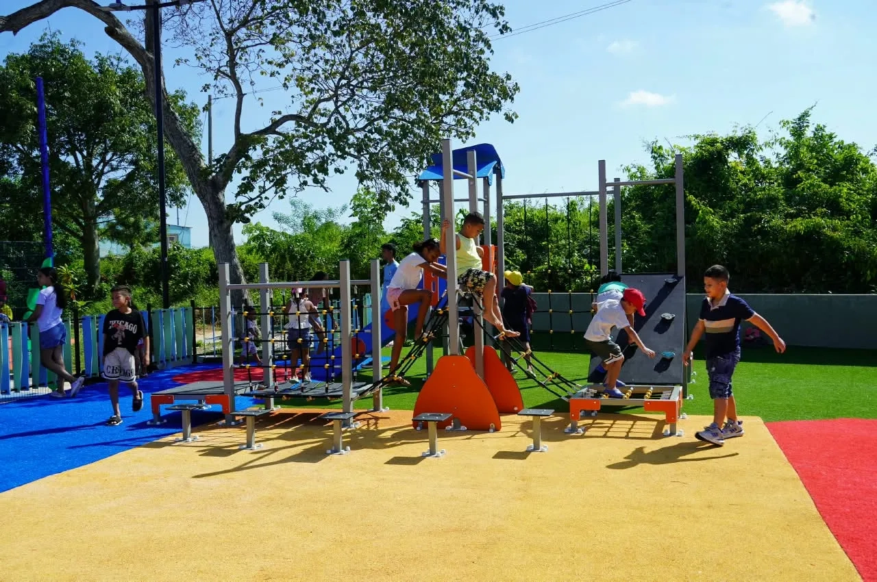 FOTOGRAFIA COMUNICADO MINVIVIENDA ENTREGA PARQUE EN ATLATICO 01