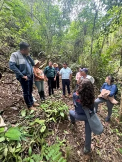 FOTOGRAFÍA, EQUIPO REUNIDO EN PASTO CON LAS ORGANIZACIONES COMUNITARIAS PARA BRINDAR CAPACITACIONES