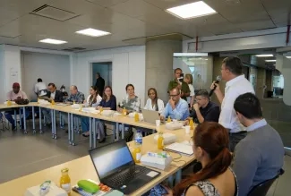 FOTOGRAFÍA INTERVENCIÓN DE REPRESENTANTES DE LOS SECTORES PÚBLICOS Y PRIVADOS DEL SISTEMA DE VIVIENDA EN PROANTIOQUIA