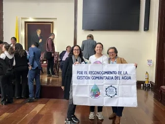 FOTOGRAFÍA GOBIERNO RADICA LEY DE COMPETENCIAS 02