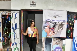 FOTOGRAFIA  REDUCCION INDICES DE POBREZA MEJORAMIENTOS