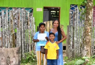 FOTOGRAFIA COMUNICADO TITULACION EN PUERTO NARIÑO AMAZONAS 03