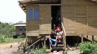 FOTOGRAFIA  REDUCCION INDICES DE POBREZA VIVIENDA RURAL