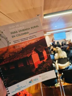 FOTOGRAFIA EVENTO LANZAMIENTO Guía de Construcción Sostenible 02