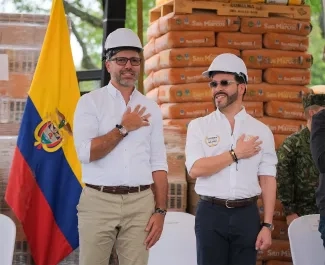 FOTOGRAFIA COMUNICADO PRESIDENTE APUESTA POR RECOSNTRUCCION EN CALI 02