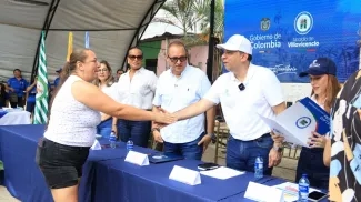 FOTOGRAFIA COMUNICADO GOBIERNO AVANZA EN PENDIENTES DE 140 TITULOS DE PROPIEDAD EN VILLAVICENCIO 03