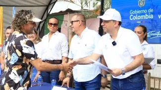 FOTOGRAFIA COMUNICADO GOBIERNO AVANZA EN PENDIENTES DE 140 TITULOS DE PROPIEDAD EN VILLAVICENCIO 04