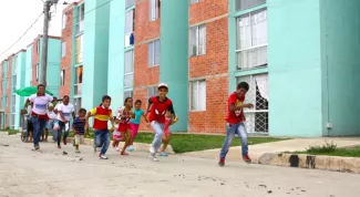 Beneficiarios de casas gratis en Sincelejo celebran los dos anos de su conjunto en comunidad