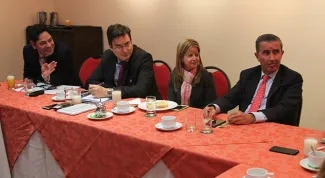 Ministra de Vivienda Elsa Noguera recibe apoyo de principales representantes del sector financiero