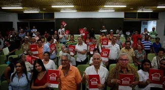Avanza con exito programa para reducir ilegalidad de predios en Colombia