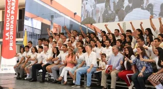 Presidente Juan Manuel Santos inauguro Megacolegio para casas gratis de Barranquilla