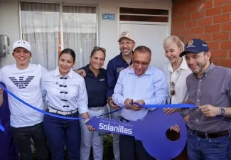FOTOGRAFIA COMUNICADO SE CUMPLE COMPROMISO CON FAMILIAS DAMNIFICADAS EN JAMUNDI, VALLE 01