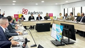 FOTOGRAFIA MINVIVIENDA EN FRENTE COMUN PARA MITIGAR EFECTOS DE EL NIÑO 01