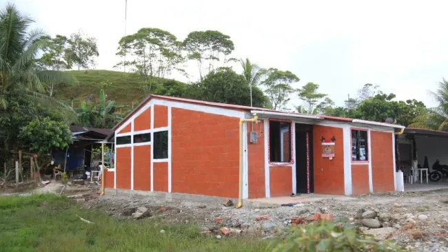 FOTOGRAFIA VIVIENDAS NUEVAS DISPERSAS PUTUMAYO 01