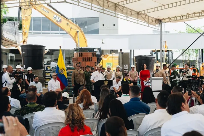 FOTOGRAFIA COMUNICADO GOBIERNO NACIONAL ANINCIA MEDIDAS PARA FAMILIAS DAMNIFICADAS EN  RISARALDA 01